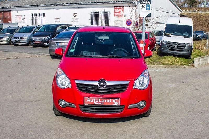 Gebraucht Opel Agila 65 PS (47 kW) 2011 Rot Kleinwagen