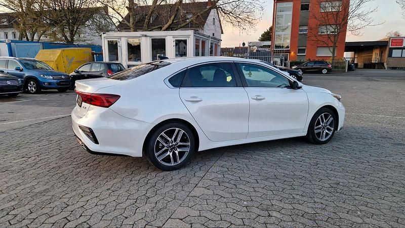 Gebraucht Kia Ceed EX 147 PS (108 kW) 2019 Weiß Kleinwagen