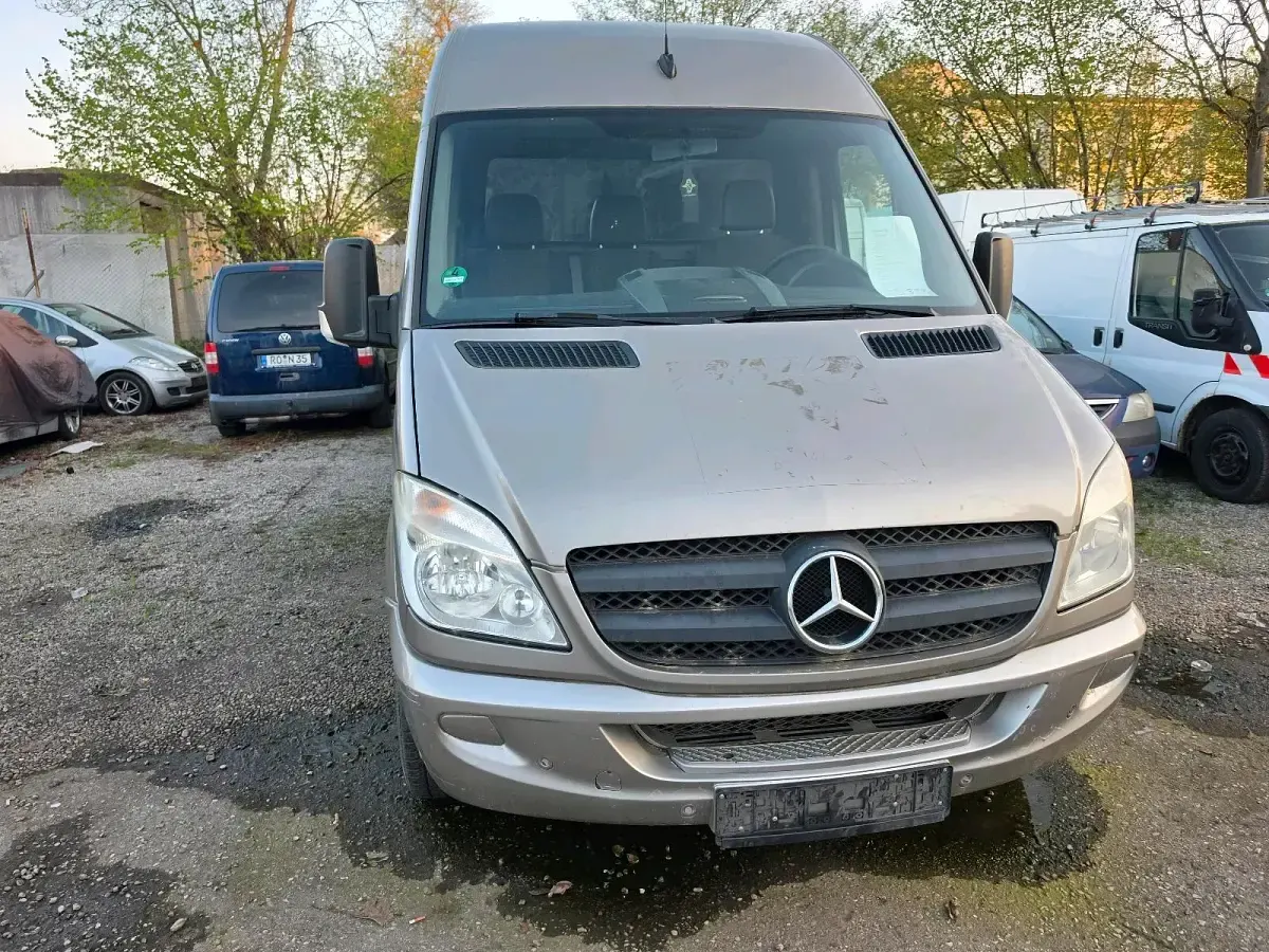 Second-hand Mercedes Sprinter 150 CP (110 kW) 2007 Roșu Van