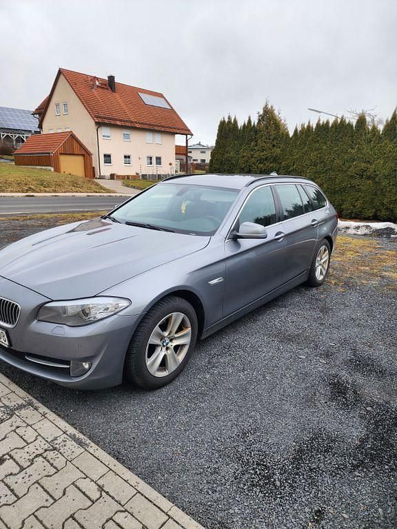 Gebraucht BMW 520 184 PS (135 kW) 2013 Grau Kombi