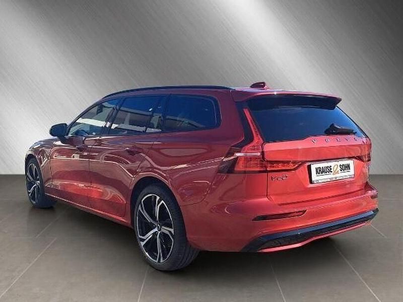 Gebraucht Volvo V60 Plus 197 PS (144 kW) 2024 Rot Kombi