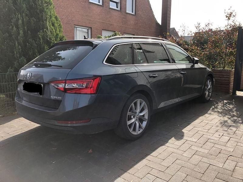 Gebraucht Skoda Superb Ambition 220 PS (161 kW) 2016 Grau Kombi