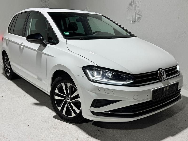 Weiß Gebraucht 2019 VW Golf VII IQ Drive Limousine | 13.990 € (Fairer Preis) - Bild 1/4