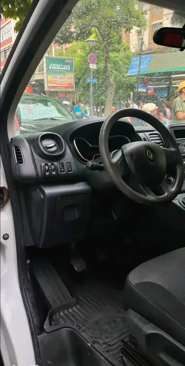 Gebraucht Renault Trafic 95 PS (69 kW) 2020 Weiß Van / Kleinbus