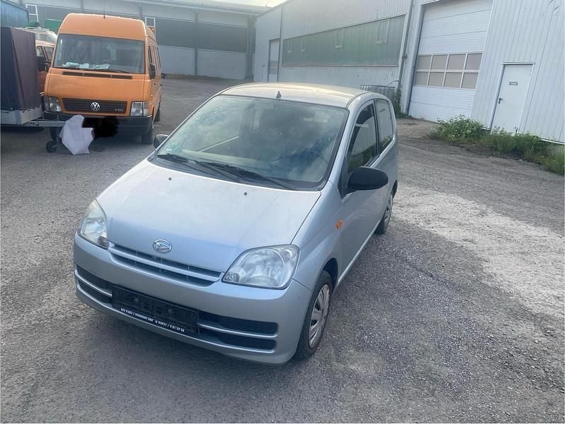Grau Gebraucht 2006 Daihatsu Cuore Kleinwagen | 299 € (Superpreis) - Bild 1/4