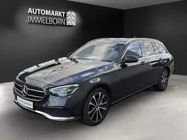 Gebraucht Mercedes E300 306 PS (225 kW) 2021 Grau Limousine