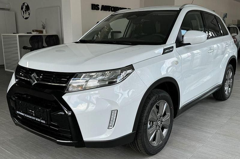 Schwarz Neu 2025 Suzuki Vitara Comfort SUV | 23.900 € (Fairer Preis) - Bild 1/4