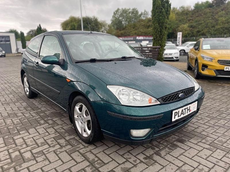 Używany Ford Focus Trend 101 KM (74 kW) 2002 Zielony Sedan/Limuzyna