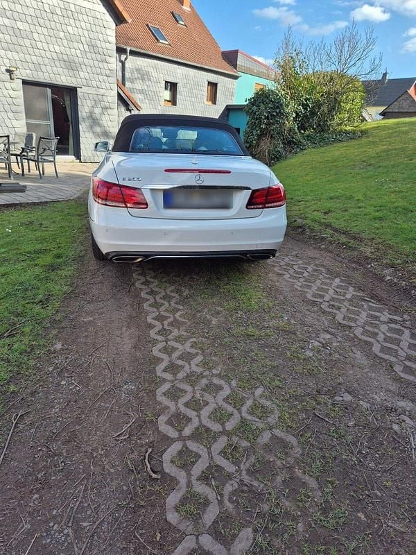 Gebraucht Mercedes E200 184 PS (135 kW) 2016 Weiß Cabrio