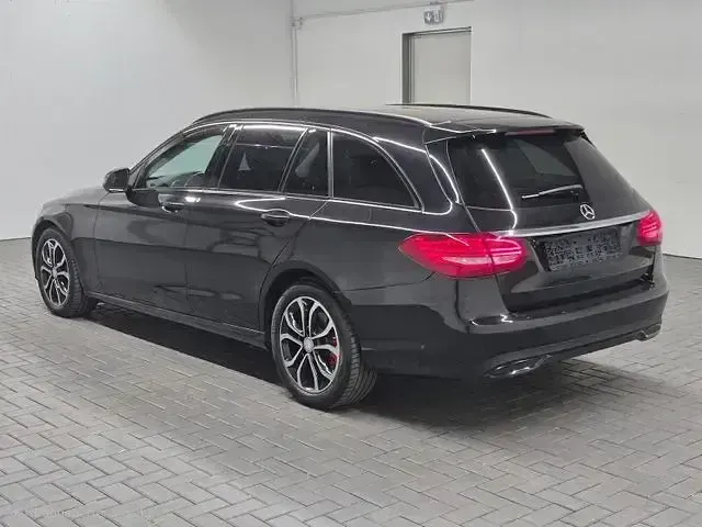 Gebraucht Mercedes C220 Avantgarde 170 PS (125 kW) 2016 Obsidianschwarzmet, Kombi