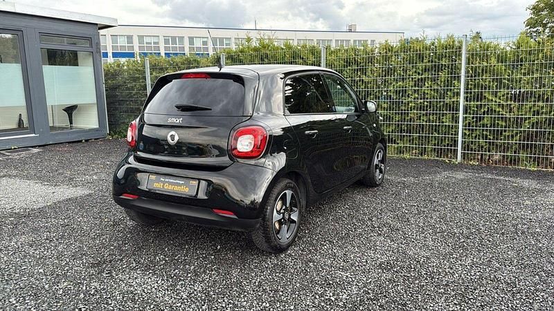 Gebraucht Smart ForFour Electric Drive 60 kW (82 PS) 2021 Schwarz Kleinwagen