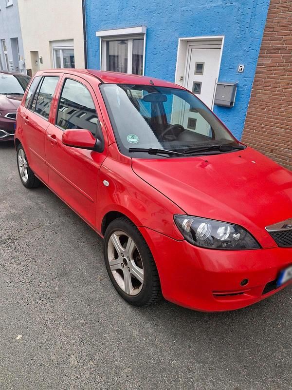 Second-hand Mazda 2 68 CP (50 kW) 2007 Roșu Hatchback