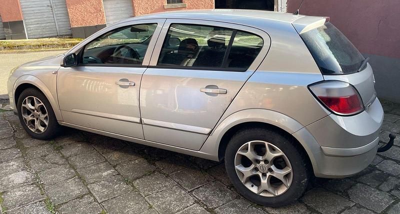 Gebraucht Opel Astra 125 PS (91 kW) 2005 Silber Limousine