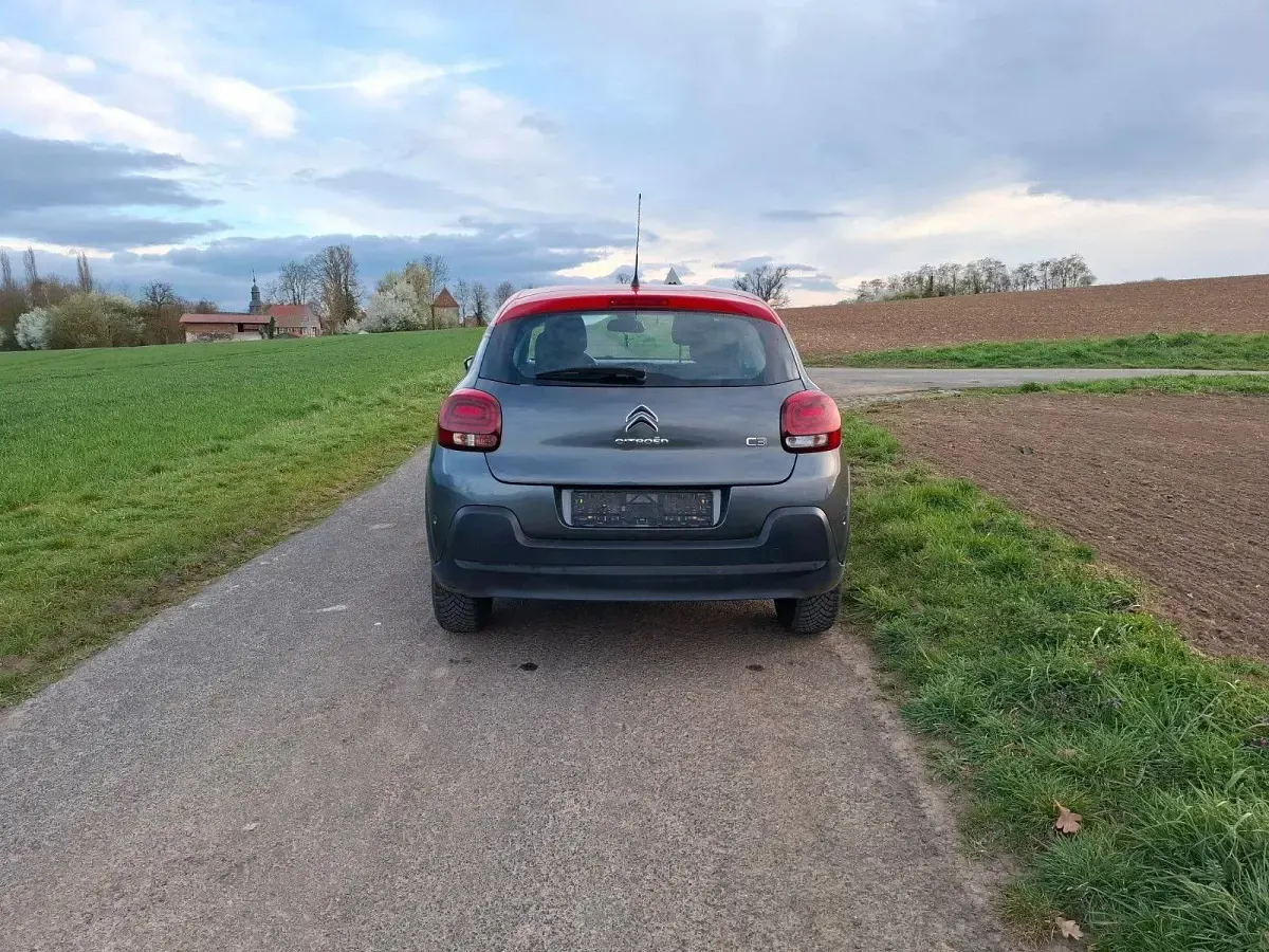 Usado Citroën C3 PureTech 110 CV (80 kW) 2017 Gris Utilitario