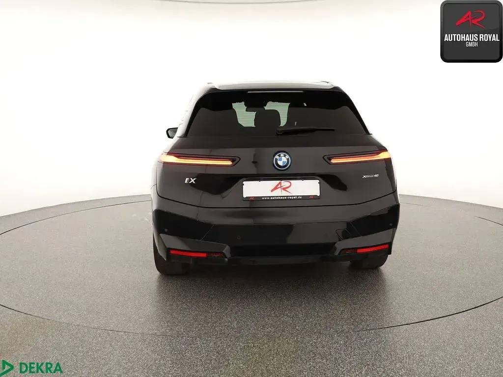 Gebraucht BMW iX Sport Line 239 kW (326 PS) 2022 Saphirschwarz SUV