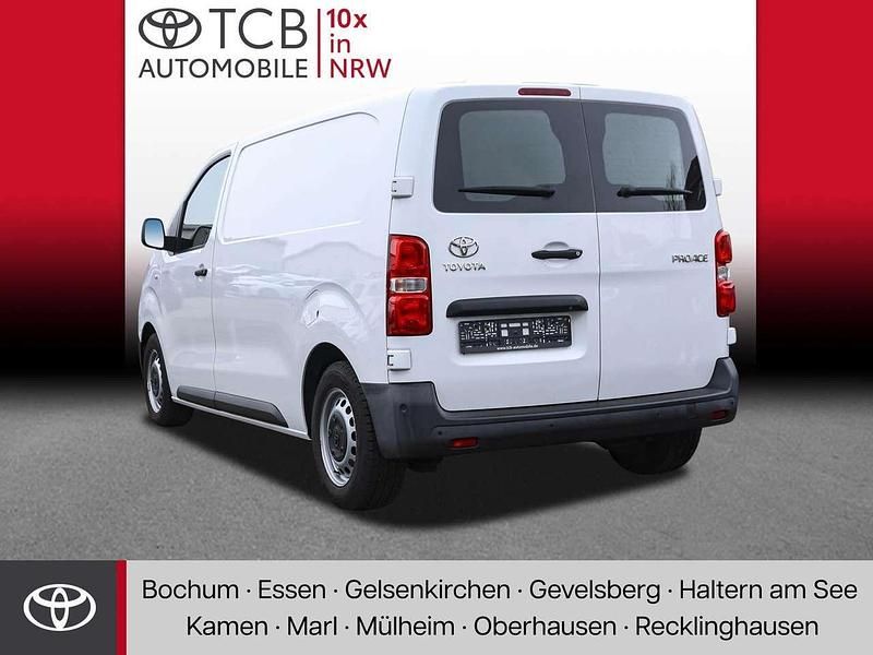 Gebraucht Toyota Proace 120 PS (88 kW) 2022 Schaumweiß Van / Kleinbus