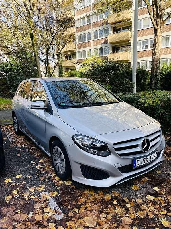 Gebraucht Mercedes B180 122 PS (89 kW) 2016 Van / Kleinbus