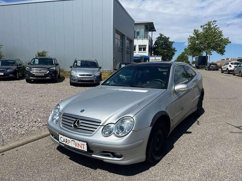 Silverstonemetallic Gebraucht 2002 Mercedes C230 Coupé | 799 € (Superpreis) - Bild 1/4