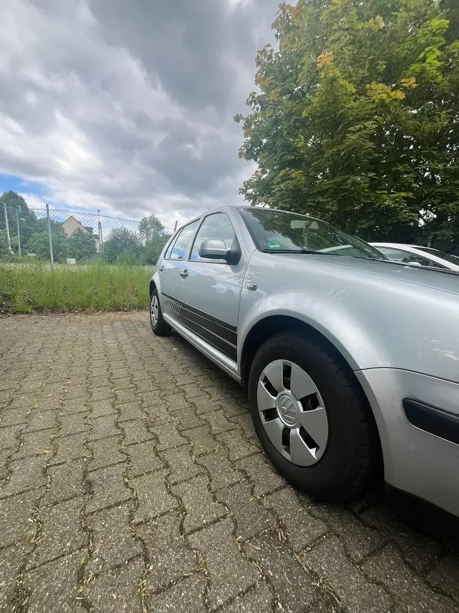 Gebraucht VW Golf IV 75 PS (55 kW) 2004 Silber Kleinwagen