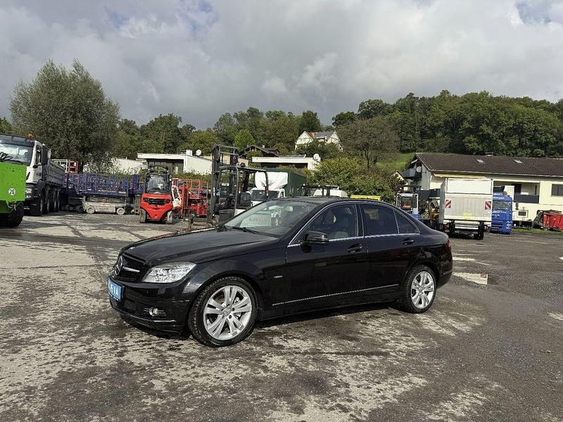 Schwarz Gebraucht 2011 Mercedes C220 Avantgarde Limousine | 7.500 € (Guter Preis) - Bild 1/4