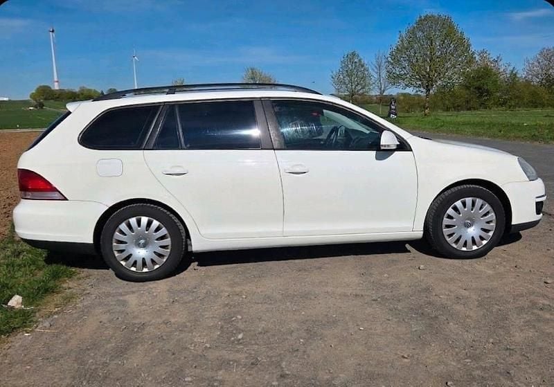 Usata VW Golf VI 101 CV (74 kW) 2008 Andere farben Utilitaria