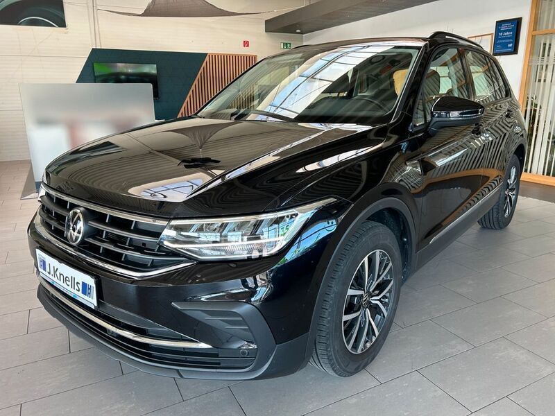 Deep black perleffekt Gebraucht 2022 VW Tiguan Life SUV | 24.750 € (Fairer Preis) - Bild 1/4