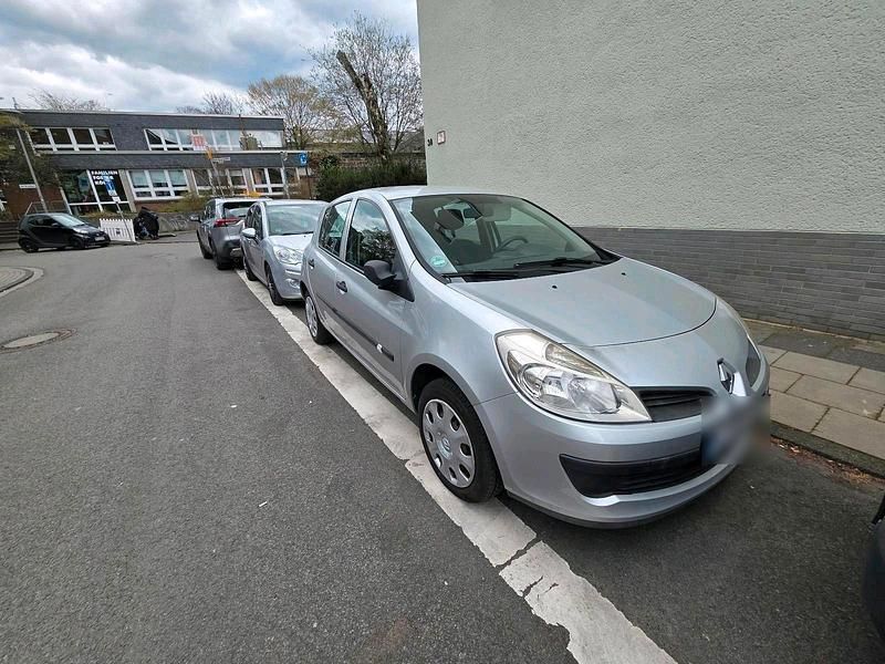 Gebraucht Renault Clio III 75 PS (55 kW) 2006 Silber Limousine