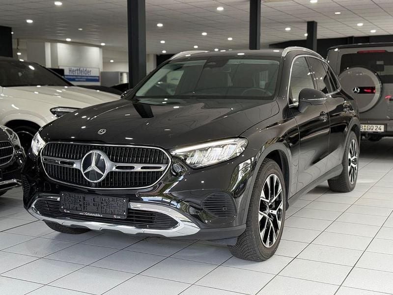 Gebraucht Mercedes GLC220 197 PS (144 kW) 2024 Schwarz SUV