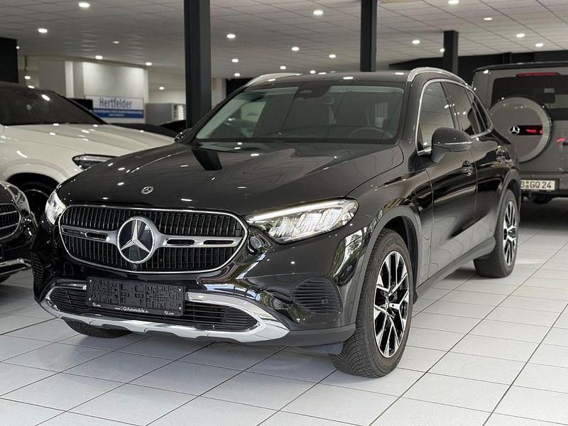 Schwarz Gebraucht 2024 Mercedes GLC220 SUV | 53.990 € - Bild 1/4