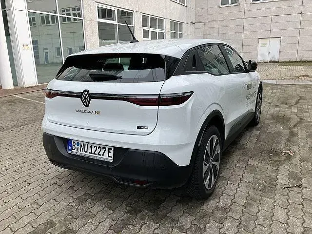 Gebraucht Renault Megane E-Tech Evolution 96 kW (131 PS) 2023 Weiß Limousine