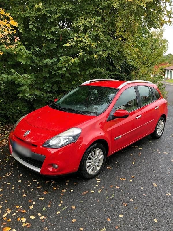 Rot Gebraucht 2012 Renault Clio GrandTour Kombi | 3.000 € (Fairer Preis) - Bild 1/4