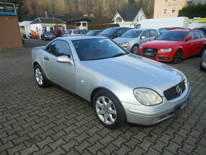 Gebraucht Mercedes SLK230 193 PS (141 kW) 1997 Silber Cabrio