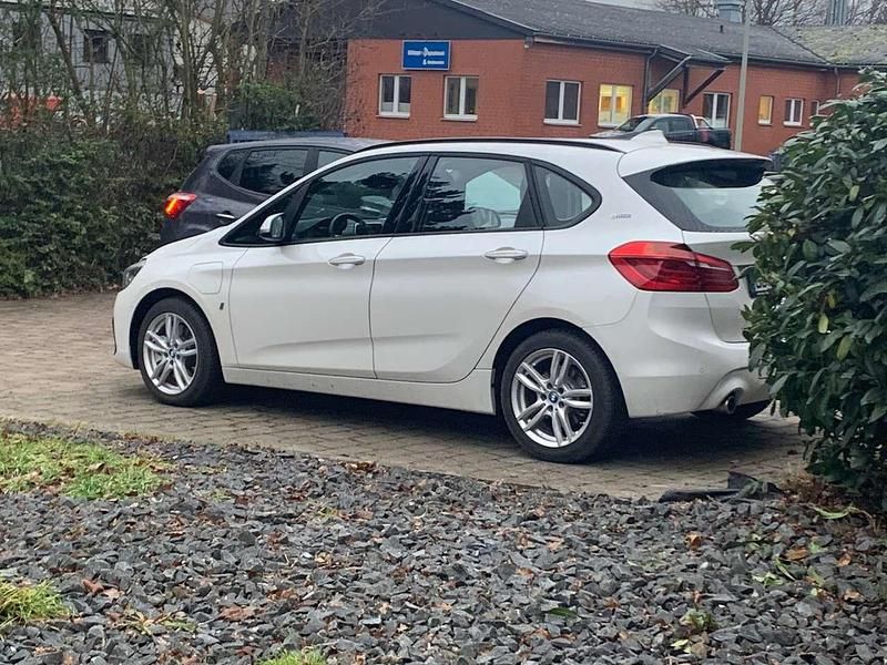 Gebraucht BMW 225 Advantage 136 PS (100 kW) 2018 Weiß Kombi