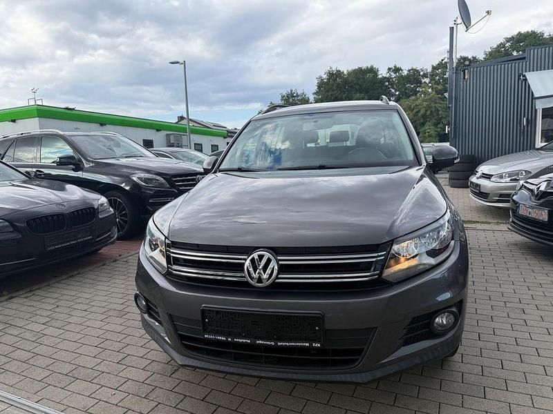 Grau Gebraucht 2012 VW Tiguan Trendline SUV | 11.699 € (Fairer Preis) - Bild 1/4