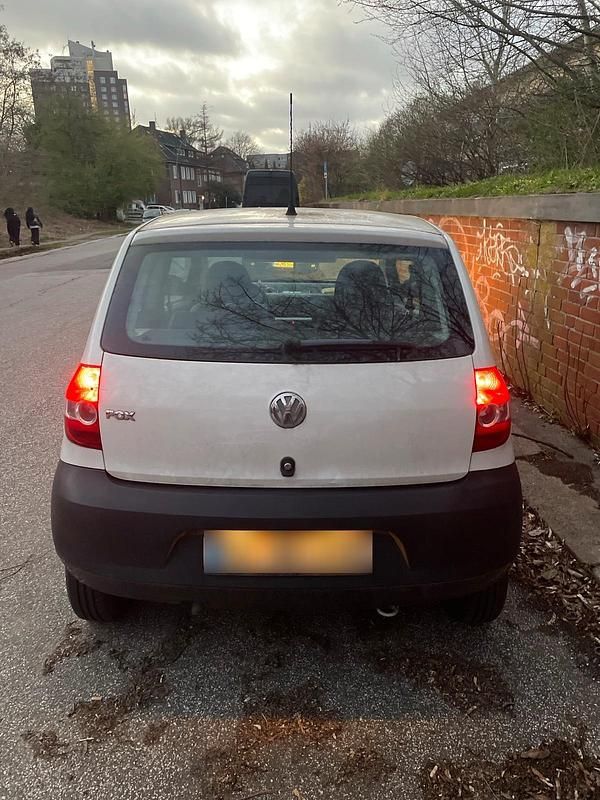 Gebraucht VW Fox 54 PS (39 kW) 2010 Weiß Kleinwagen