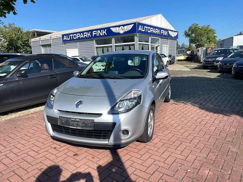 Platingrau Gebraucht 2012 Renault Clio IV Kleinwagen | 4.900 € - Bild 1/4