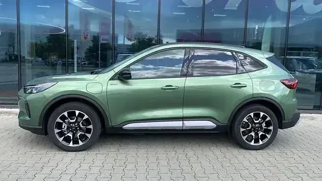 Gebraucht Ford Kuga Active X 242 PS (177 kW) 2025 Grün SUV