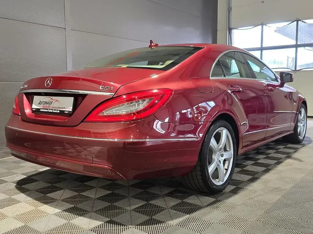 Gebraucht Mercedes CLS250 204 PS (150 kW) 2011 Rot Limousine
