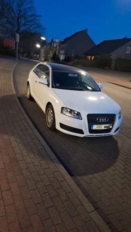 Gebraucht Audi A3 Ambiente 125 PS (91 kW) 2009 Weiß Kleinwagen
