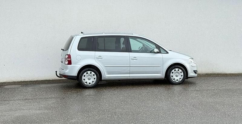Gebraucht VW Touran Highline 105 PS (77 kW) 2009 Silber Van / Kleinbus