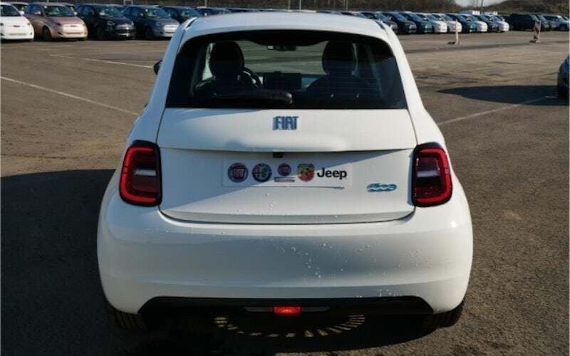 Gebraucht Fiat 500e Icon 86 kW (118 PS) 2022 Min (grau) Limousine