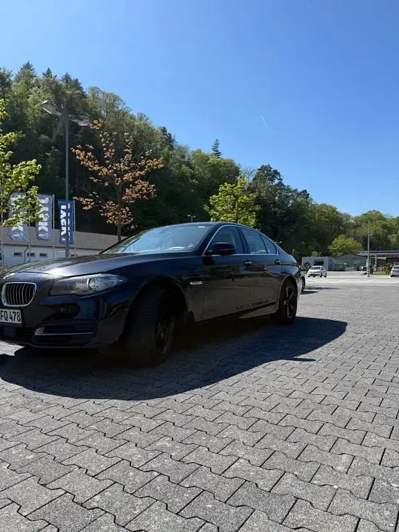 Używany BMW 530 258 KM (189 kW) 2014 Czarny Sedan/Limuzyna