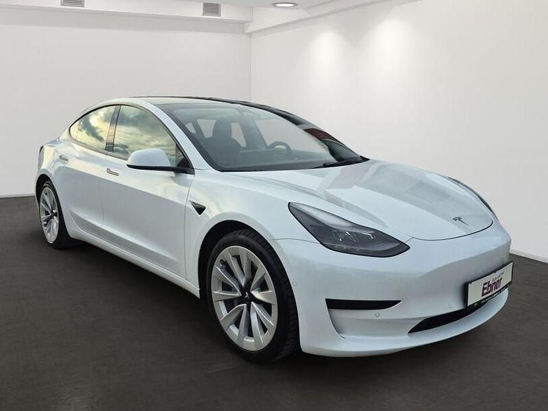 Gebraucht Tesla Model 3 239 kW (325 PS) 2021 Sonderlackierung perlweiß Limousine