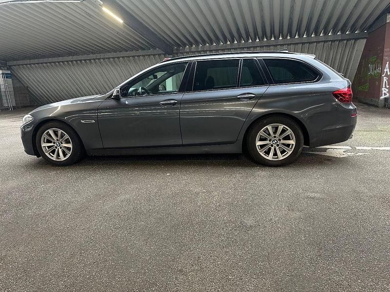 Grau Gebraucht 2015 BMW 530 Performance Kombi | 10.750 € (Superpreis) - Bild 1/4