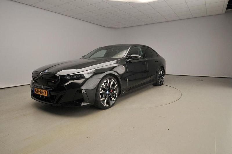 Gebraucht BMW i5 M Sport 442 kW (601 PS) 2024 Schwarz Limousine