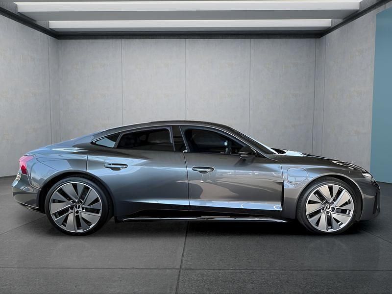 Używany Audi e-tron 350 kW (476 KM) 2023 Szary SUV