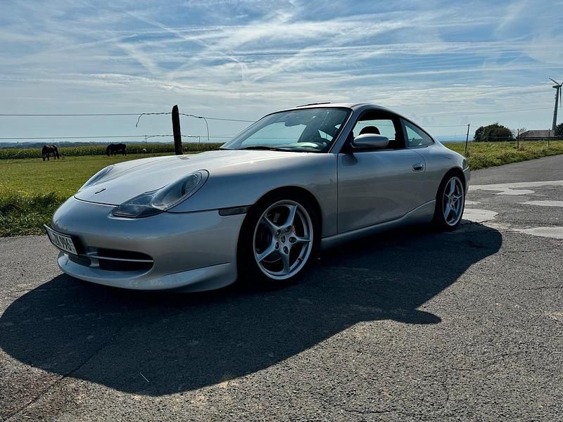 Silber Gebraucht 1998 Porsche 996 Coupé | 27.499 € - Bild 1/4