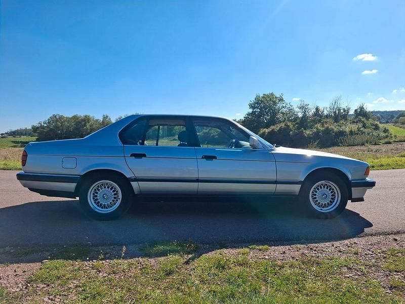 Gebraucht BMW 740 286 PS (210 kW) 1993 Silber Limousine
