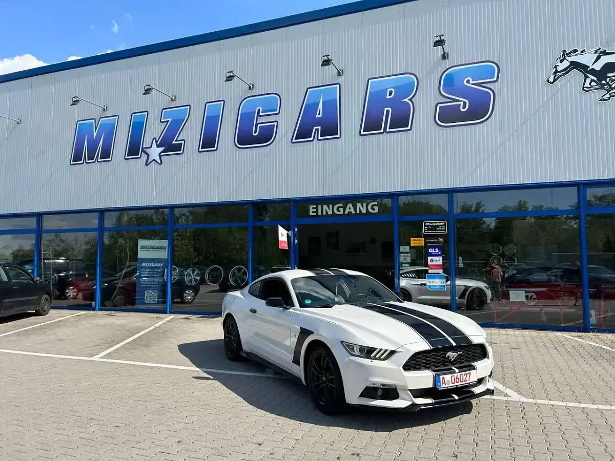 Gebraucht Ford Mustang 309 PS (227 kW) 2018 Platinum white metallic Coupé