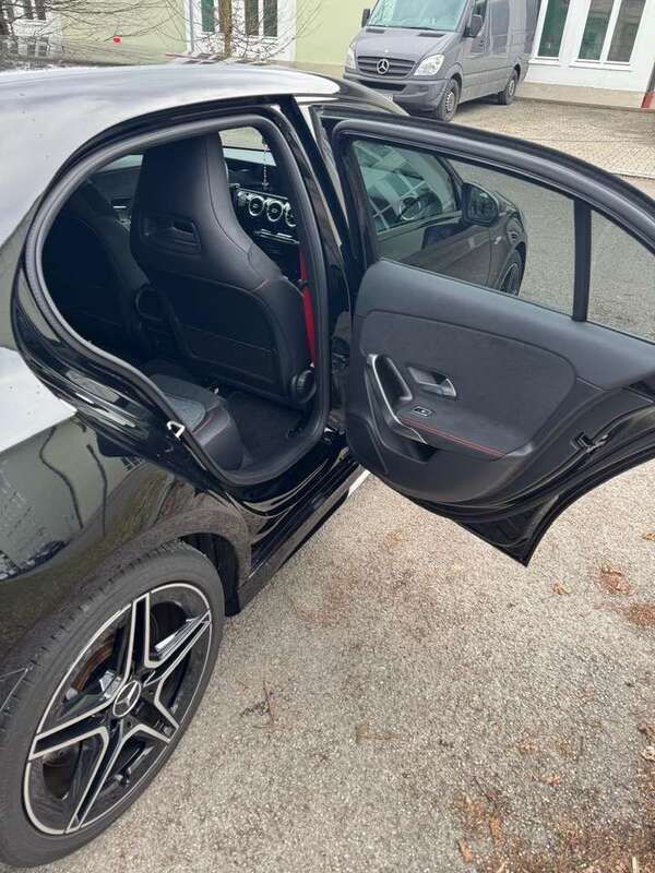 Schwarz Gebraucht 2021 Mercedes A35 AMG AMG Kleinwagen | 37.000 € (Fairer Preis) - Bild 1/4